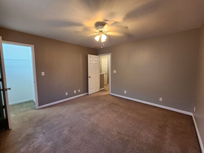 Building Photo - 241 Executive Ave
