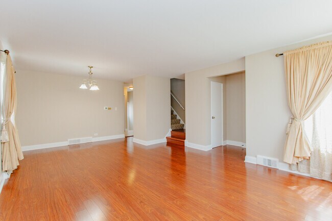 Building Photo - 4852 Carol St