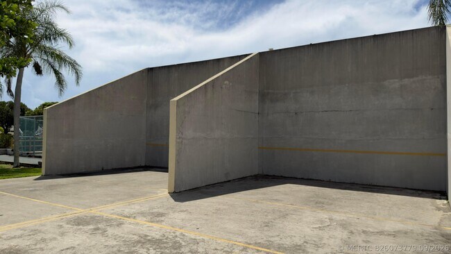 Building Photo - 160 Bella Vista Ct N