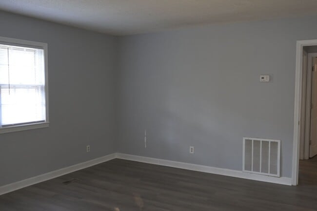Building Photo - 2BR/2BA Home with Patio & Pet Friendly in ...