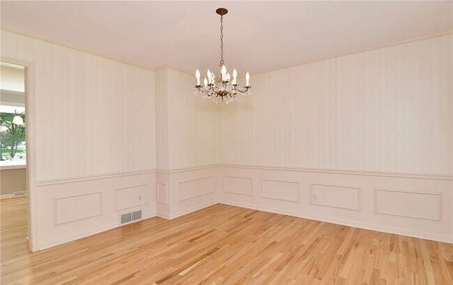 Building Photo - 118 Clairhaven Dr