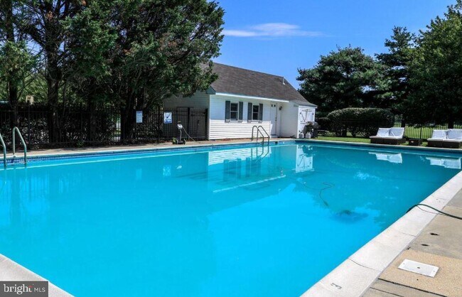 Building Photo - 6670 Cedar Cove Rd