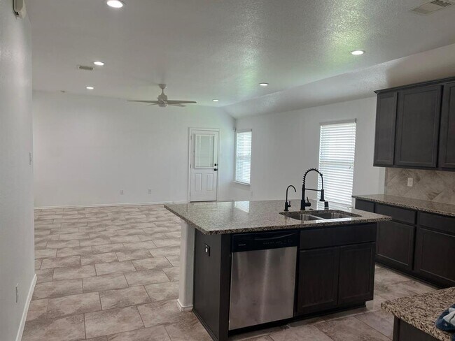 Building Photo - 23802 Piedmont Forest Dr