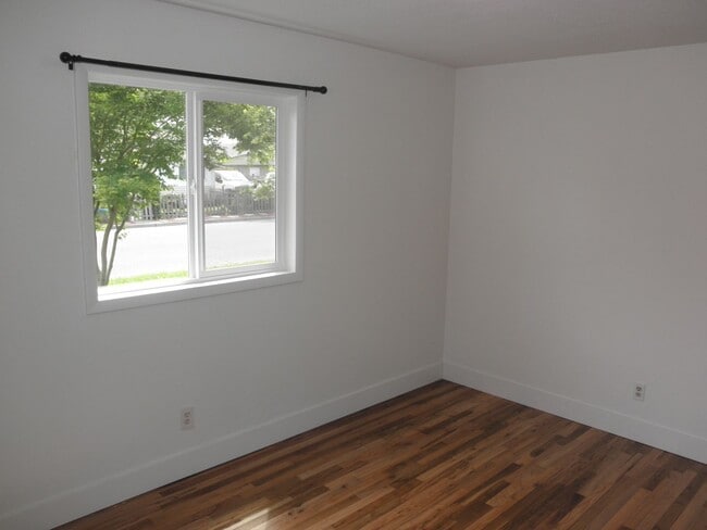 Building Photo - 1118 3rd St NW