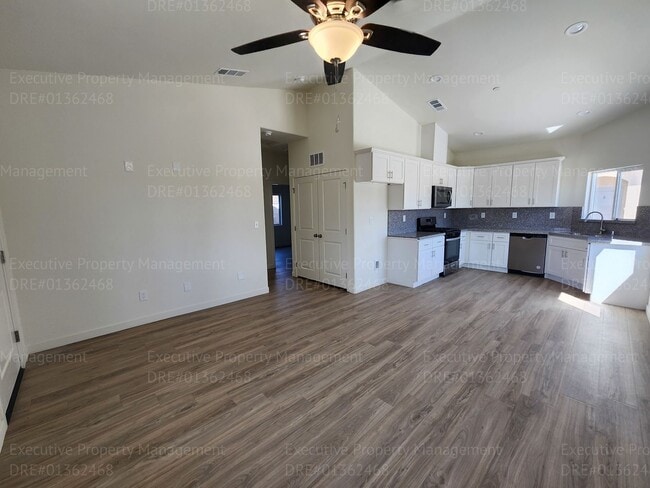 Building Photo - 8512 Grandy St