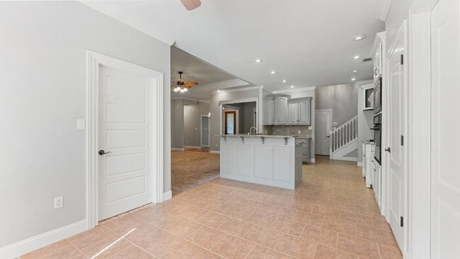 Building Photo - 204 Tunbridge Dr