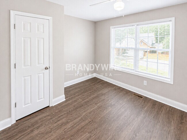 Building Photo - 38 Lazarus Dr