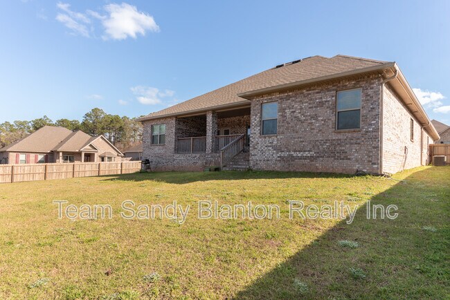 Building Photo - 9599 Pebble Stone Dr