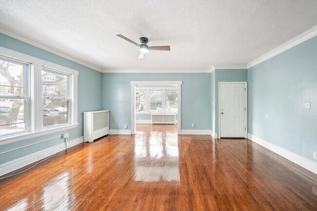 Building Photo - 22 Poe Ave
