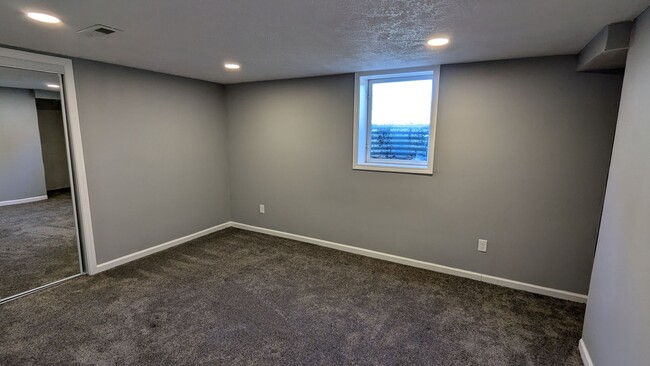 Building Photo - South End home with finished basement