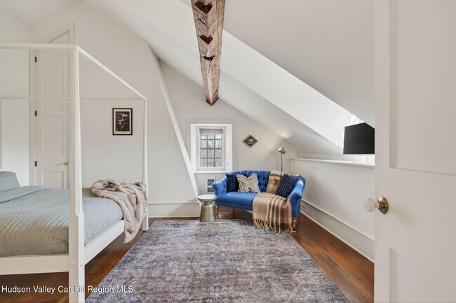 Building Photo - 48 Oak Rd