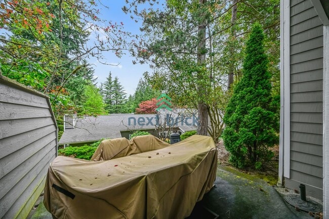 Building Photo - 3 BED & 1.5 BATH FOR RENT