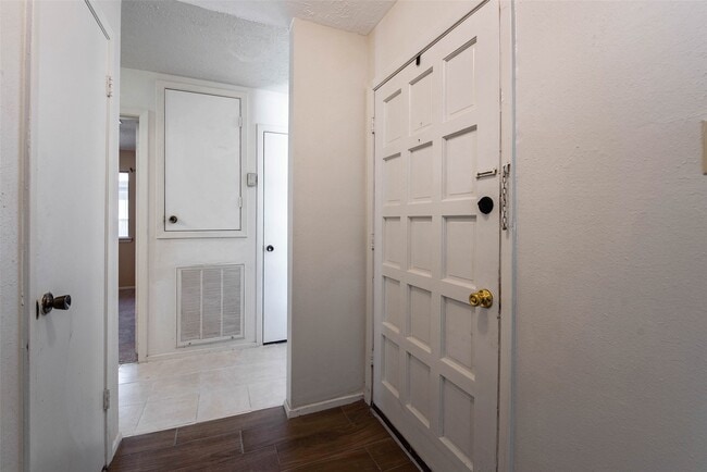 Building Photo - 2779 Forest Point Dr