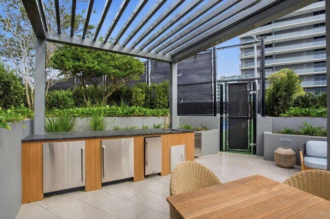 Building Photo - 3015 S Ysabella Ave