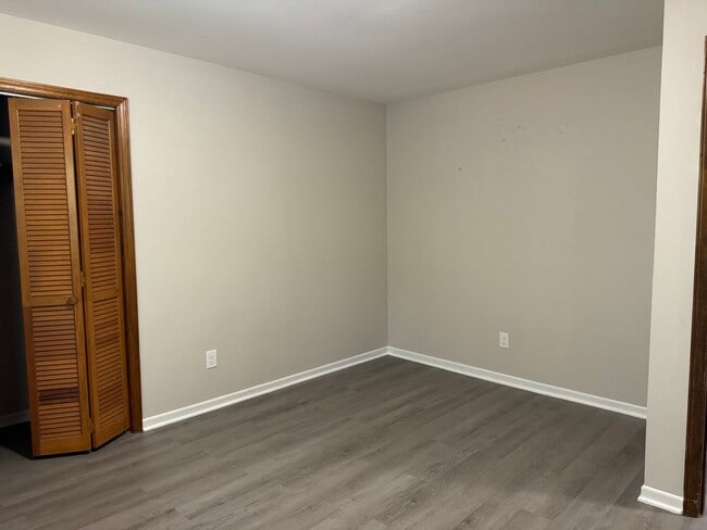Building Photo - Two Bedroom Apartment in Lincolnton