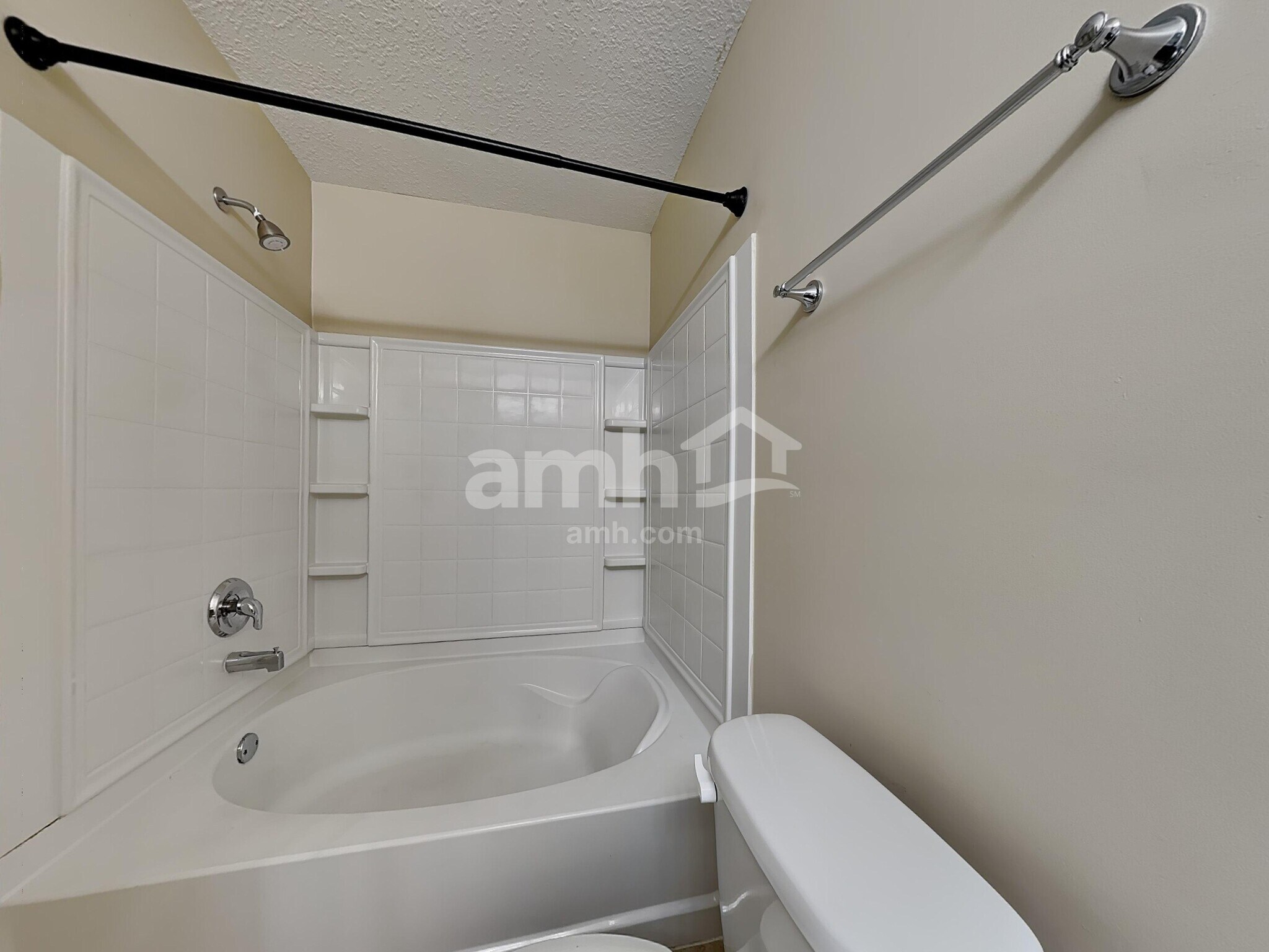 Building Photo - 8 Sunnydale Ln