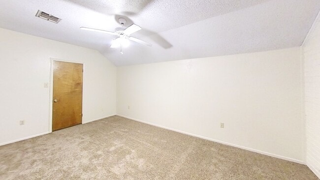 Building Photo - 8722 Pecan Tree Dr