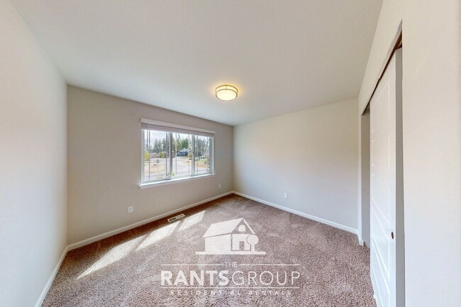 Building Photo - Luxury 4-Bedroom Home with 5-Car Garage & ...