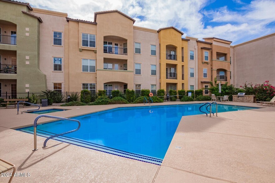 Building Photo - 14575 W Mountain View Blvd