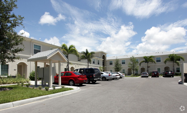 Building Photo - King Stone Town Homes