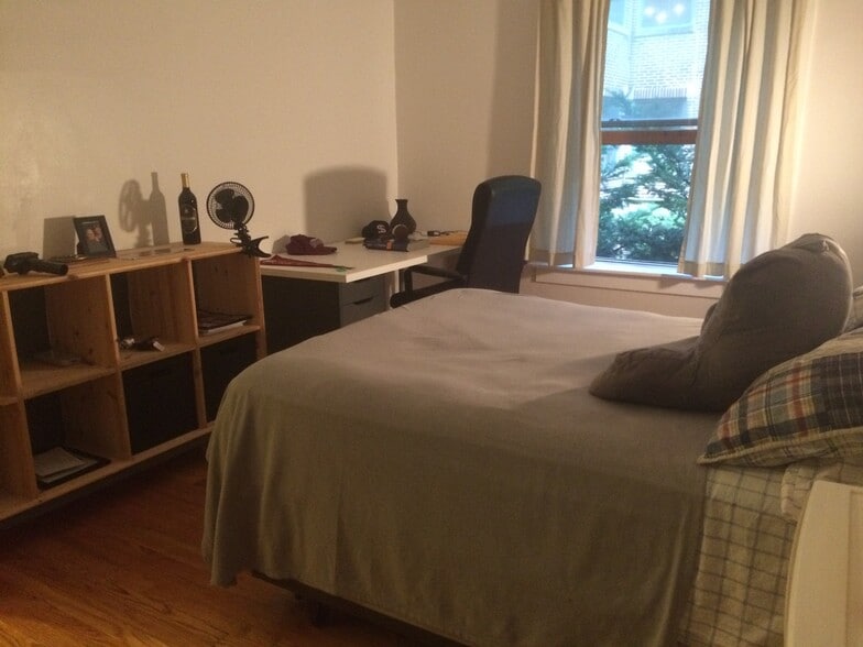 Bedroom 2 (diferent arrangment) - 5551 S Kimbark Ave