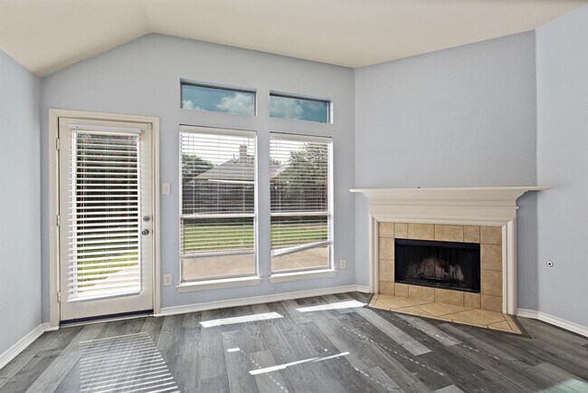 Building Photo - 11617 Glen Knoll Dr
