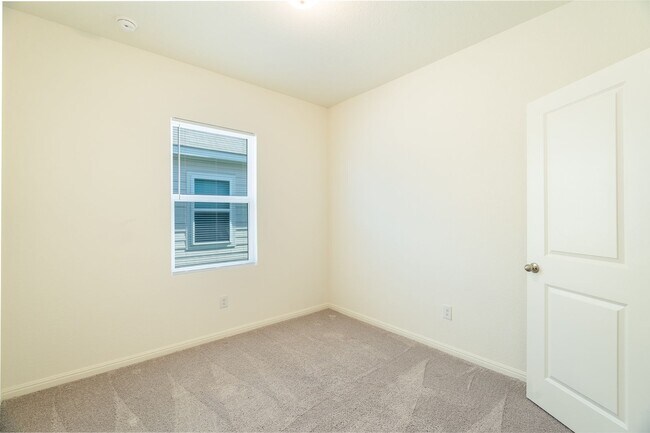 Building Photo - 402 Gemsbok Rd