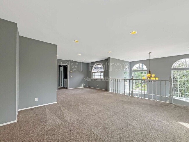 Building Photo - 5147 E Los Flores St