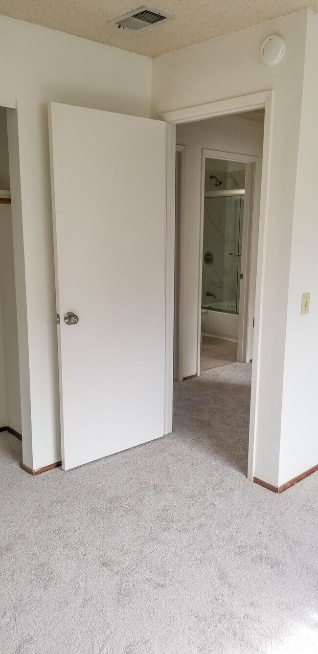 lots of closet space - 1054 Reed Ter
