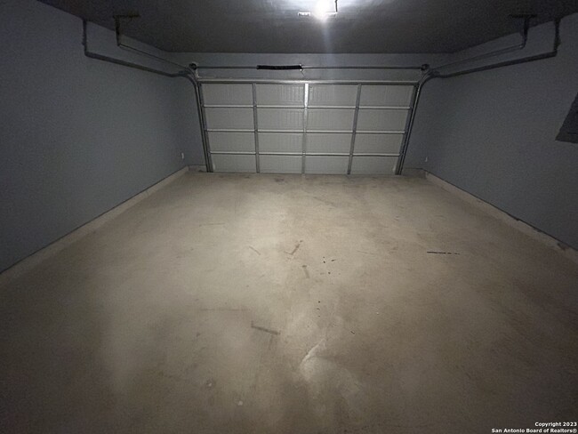 Building Photo - 15214 Pandion Dr