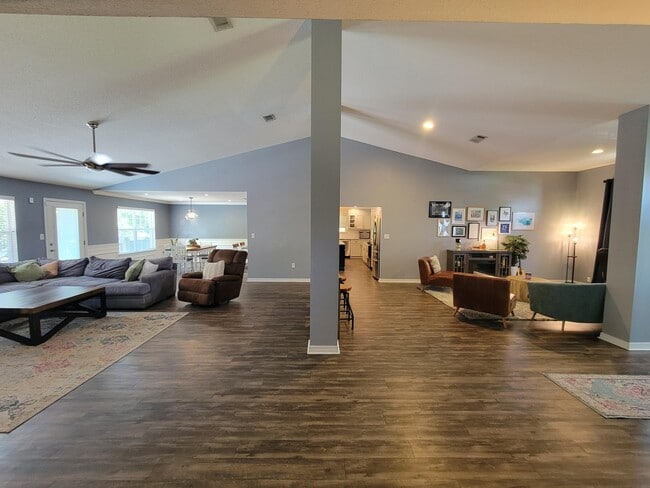Building Photo - 2664 Shoni Dr