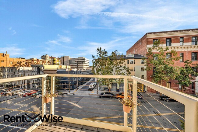 Building Photo - 68 McCoppin St