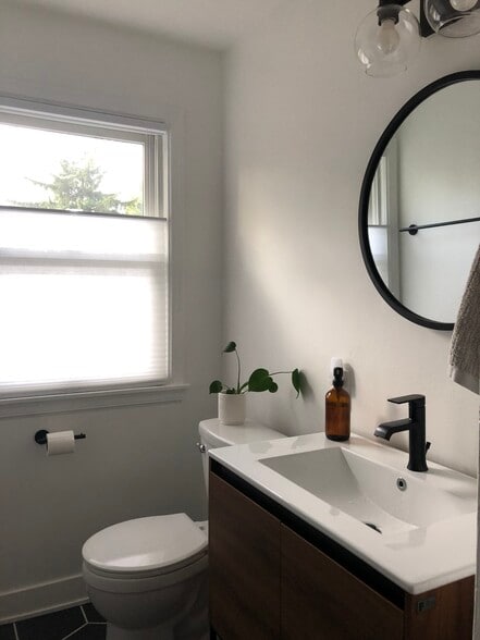 Building Photo - 4218 Saint Clair St