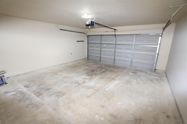 Building Photo - 727 Darone Ct
