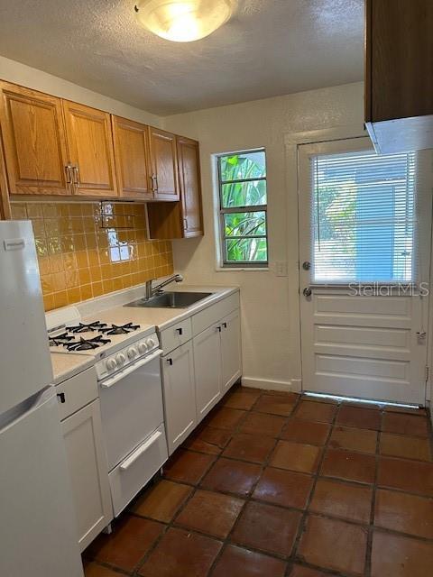 Building Photo - 2120 E Washington St