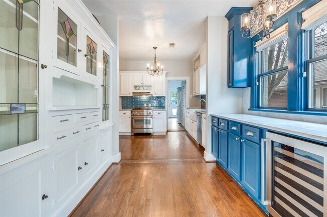 Building Photo - 5146 Goodwin Ave