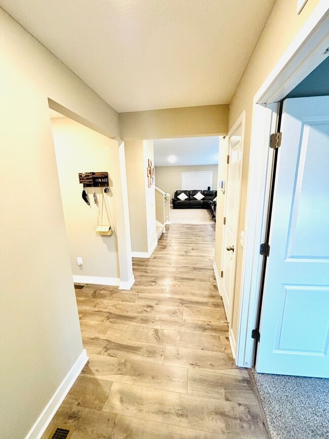 Building Photo - Amazing updated 4 bed house in Lakeville!