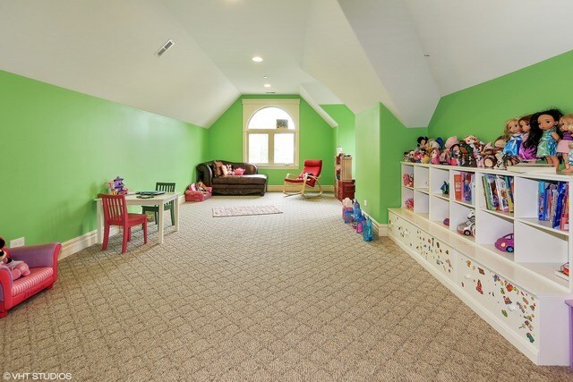 Building Photo - 2323 Douglas Ave