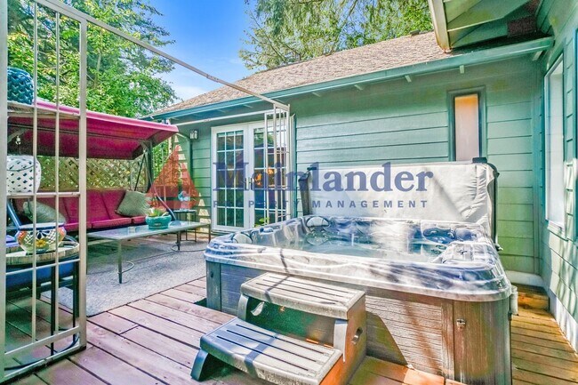 Building Photo - Tastefully Updated Home with a Beautifully...