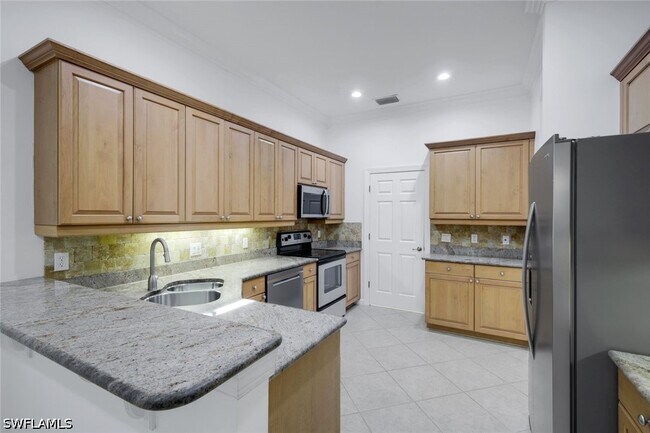 Building Photo - 15501 Cadiz Ln