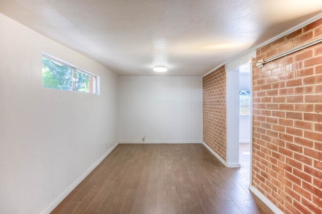 Building Photo - 2555 E Fort Lowell Rd