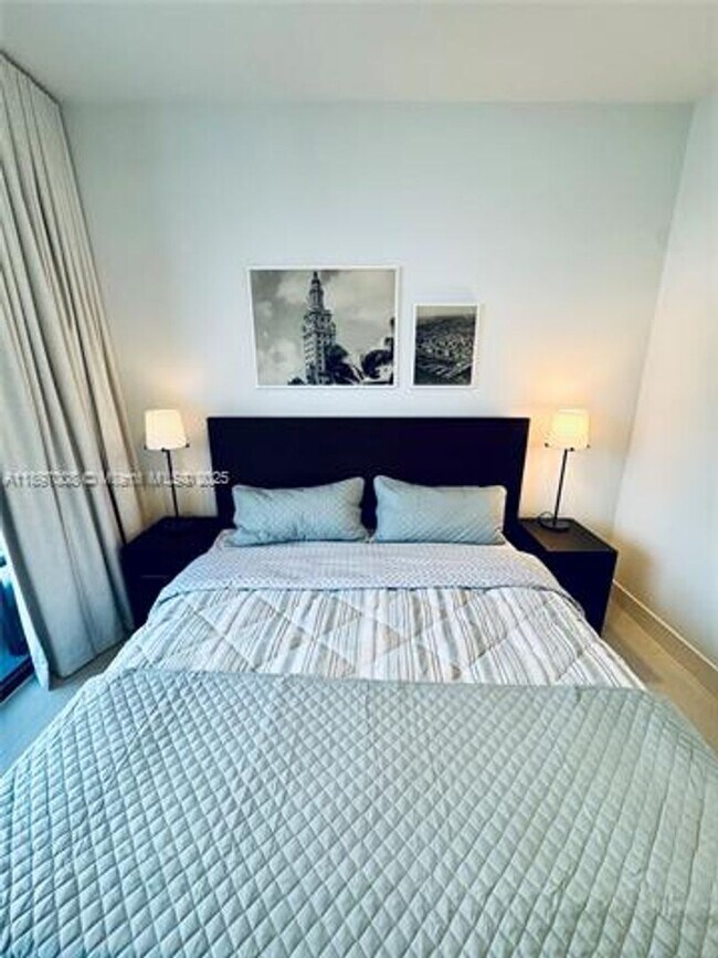 Building Photo - 159 NE 6th St