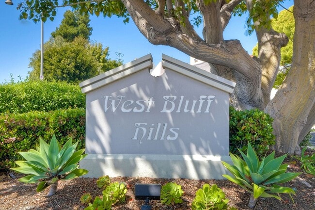 Building Photo - 1951 Swallow Ln