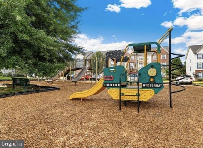 Building Photo - 3983 Cressida Pl
