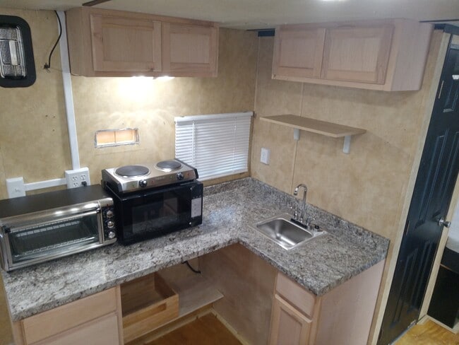 Building Photo - 5250 US-441