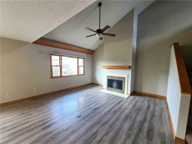 Building Photo - 1020 W Cypress St