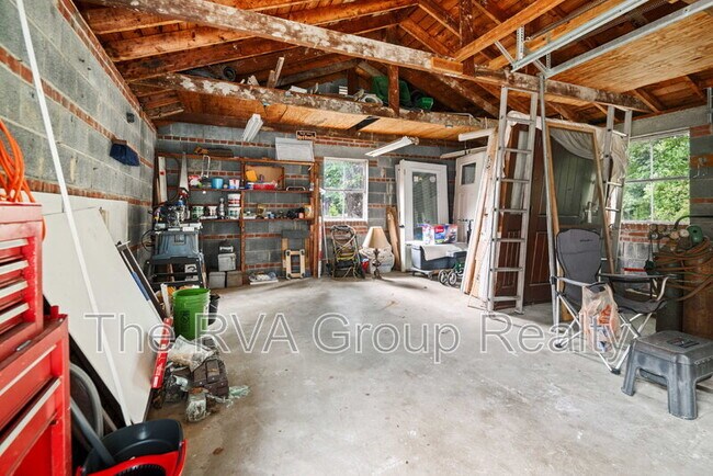 Building Photo - 10530 Lambeth Rd