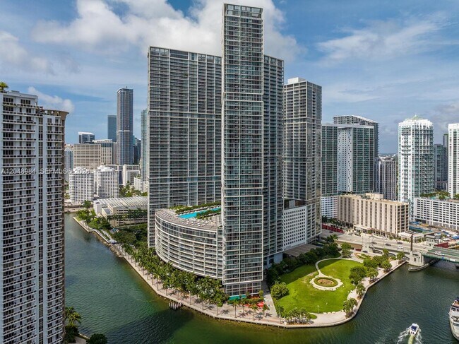 Building Photo - 465 Brickell Ave