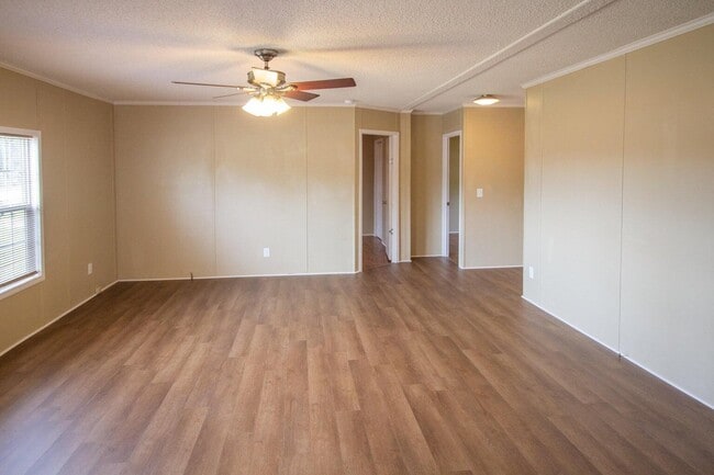 Building Photo - 9289 E River Dr