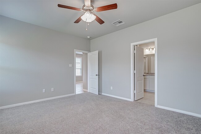 Building Photo - 31322 Spotted Saddle Hollow